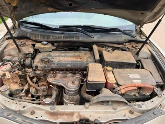 A picture of distress 2008 Toyota Camry Everything over sharp Hybrid Engine Price