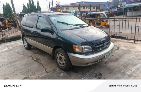 A picture of Neatly used Toyota Sienna 1999 for sale
