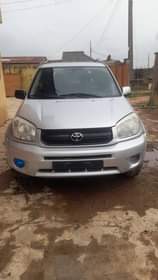 A picture of Awoof Toyota RAV4 05 4x4 almost toks no need of