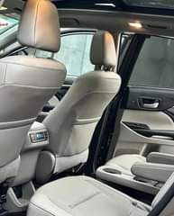 A picture of 2016 Toyota Highlander LIMITED Full Option Leather Seats Panoramic Sunroof