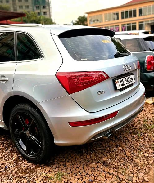 A picture of Audi Q5 2014 for sale 45millions call 0755622807