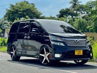 A picture of TOYOTA VELLFIRE