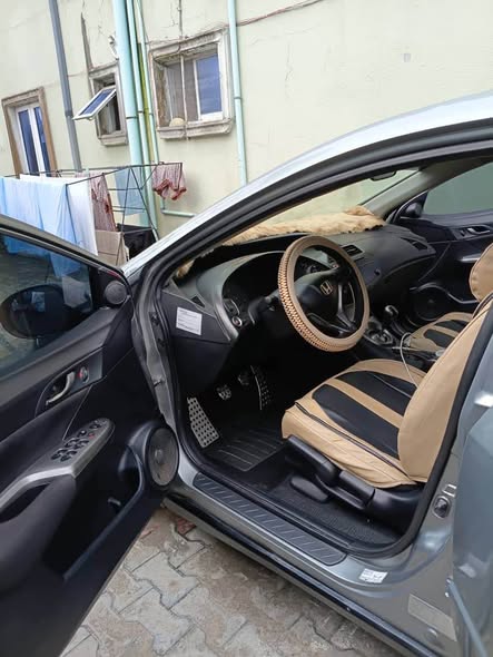 A picture of Honda civic sport edition 2011 model