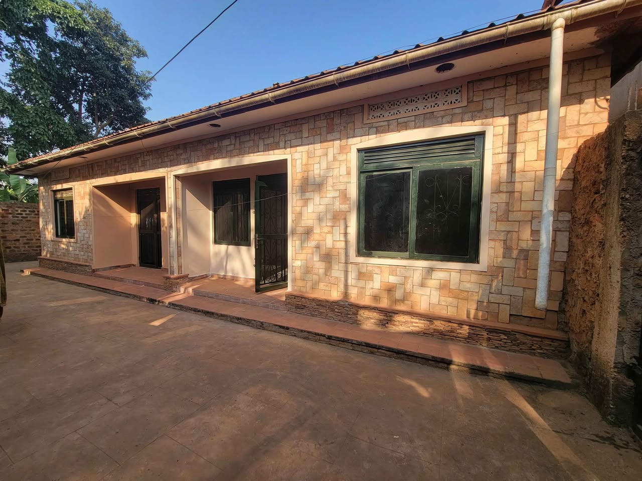 A picture of 2 beds 1 bath House
