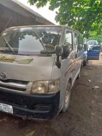A picture of Toyota hummer 1 bus manual drive good engine and gear