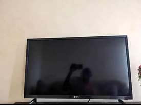 A picture of Brand new 32 SPJ T V