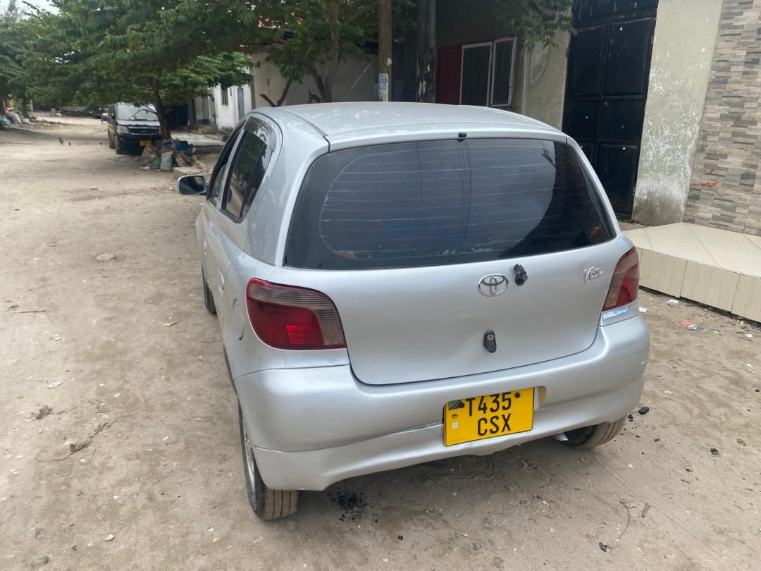 A picture of Vitz old