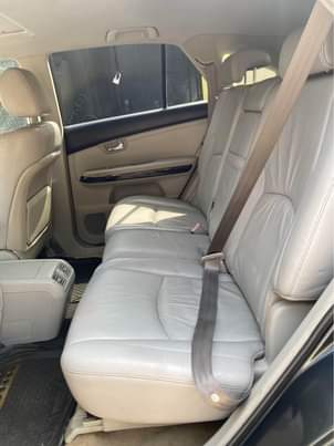 A picture of Lexus Rx330