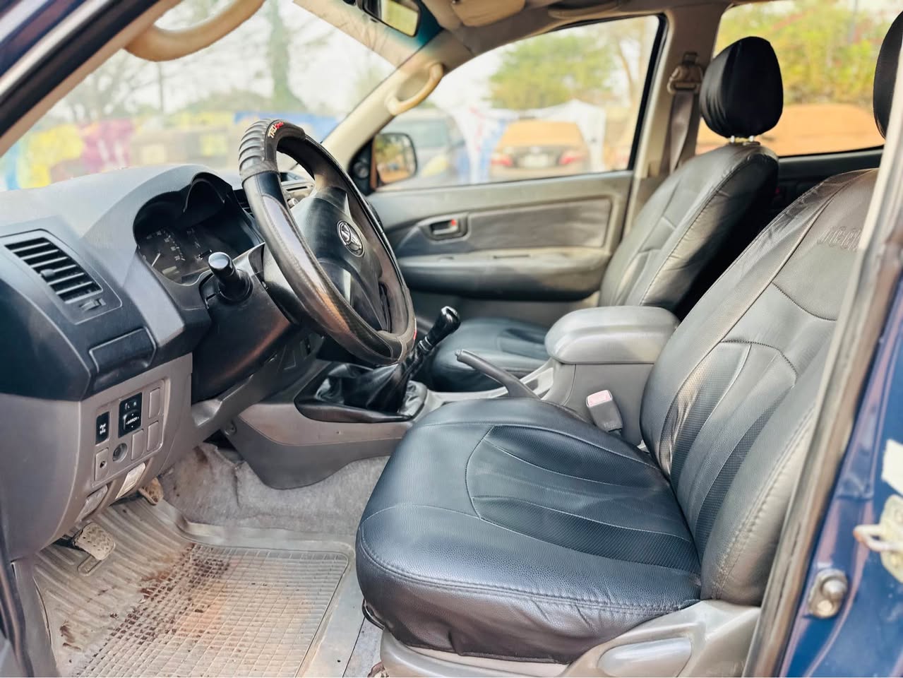 A picture of TOYOTA HILUX 4X4 2013