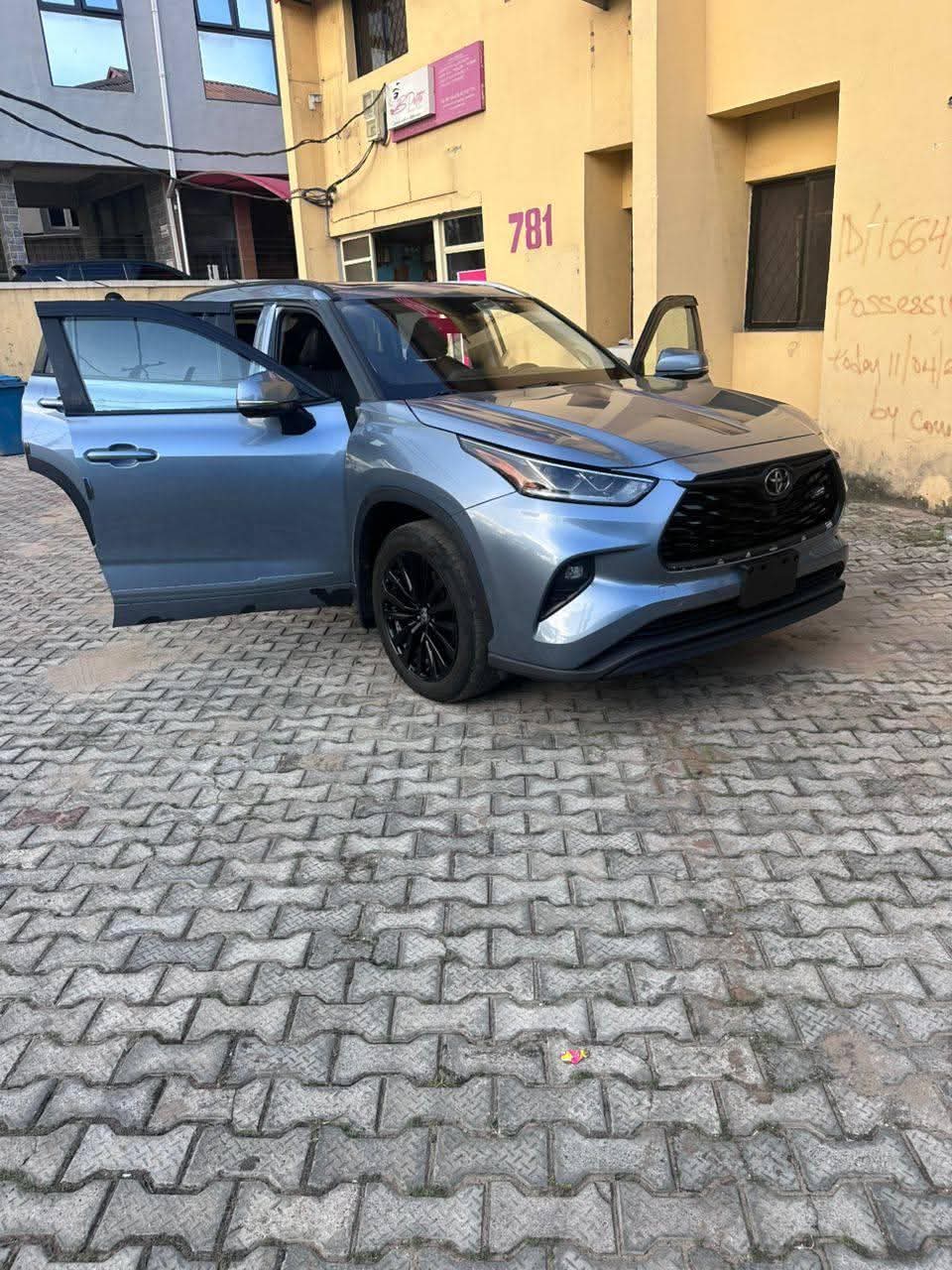 A picture of Toyota Highlander 022