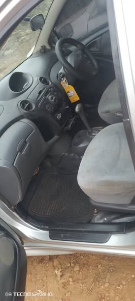 A picture of TOYOTA VITZ