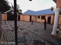 A picture of Nyumba inauzwa ipo Vikindu maduka mawili Bei Million 70 maongezi