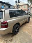A picture of TOYOTA HIGHLANDER 2006