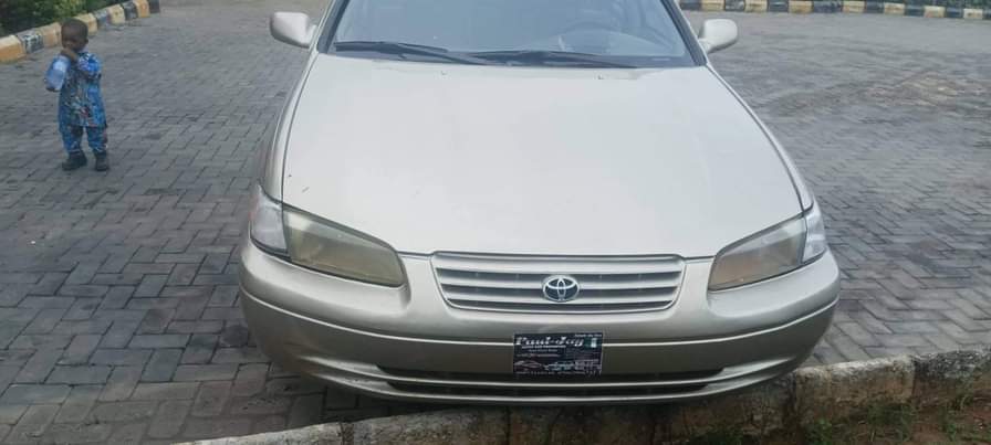A picture of 1999 Toyota Camry