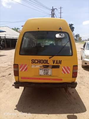 A picture of Nissan caravan iyo unawasha unaondoka Injin diesel Gia manyu 0672032056