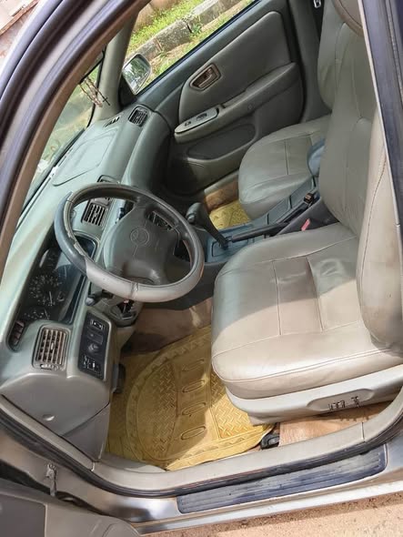 A picture of Neatly used first body 2002 Toyota Camry