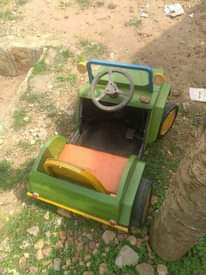 A picture of Toy car