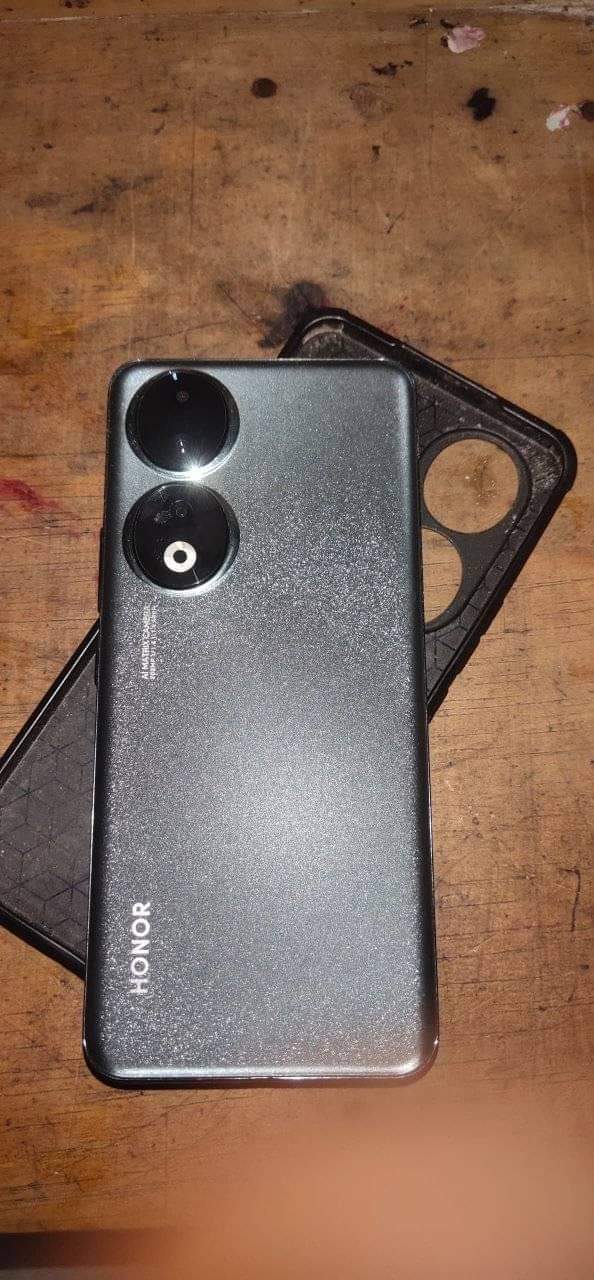 A picture of HONOR 90