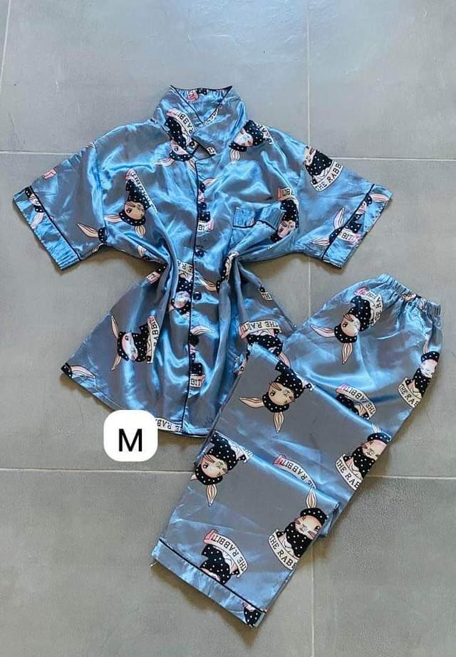 A picture of Nauza nightdress Rejareja elfu 10 TUNAPATIKANA Zanzibar 0653657970