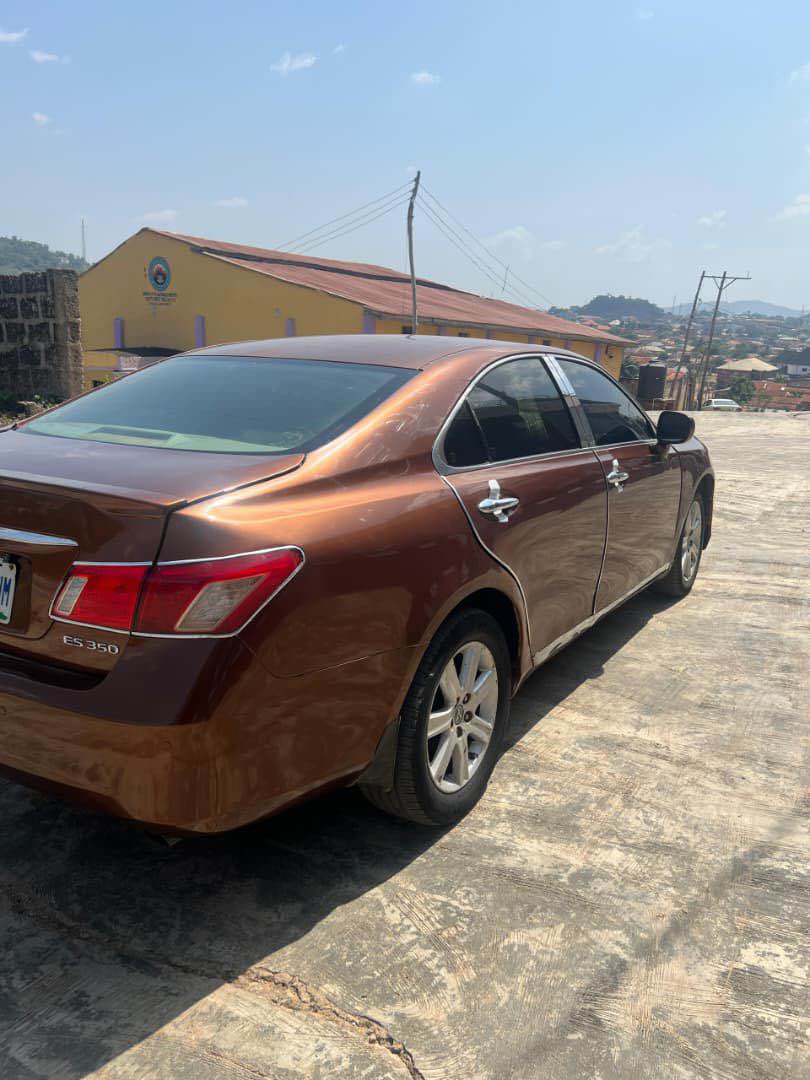 A picture of Lexus ES350 2009