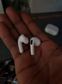 A picture of AirPods Pro3