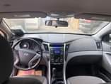 A picture of Hyundai Sonata 2012