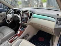 A picture of 2005 Toyota Highlander 3seaters buy and drive Lagos State 4