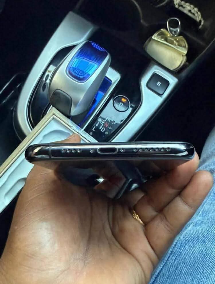 A picture of iPhone XS MAX 256GB NO FACE