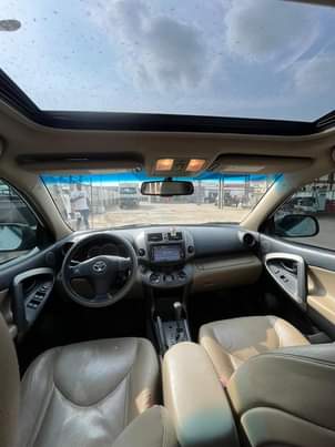 A picture of TOYOTA RAV4 2010