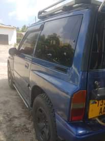 A picture of suzuki escudo nzuri sana inauzwa
