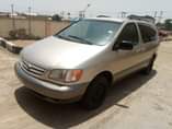 A picture of Toyota Sienna 2001 model for sale Clean body and interior
