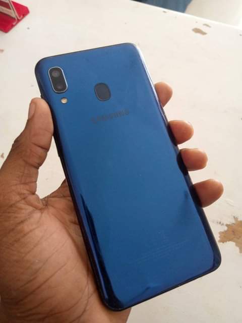 A picture of Samsung a20s 0750461819
