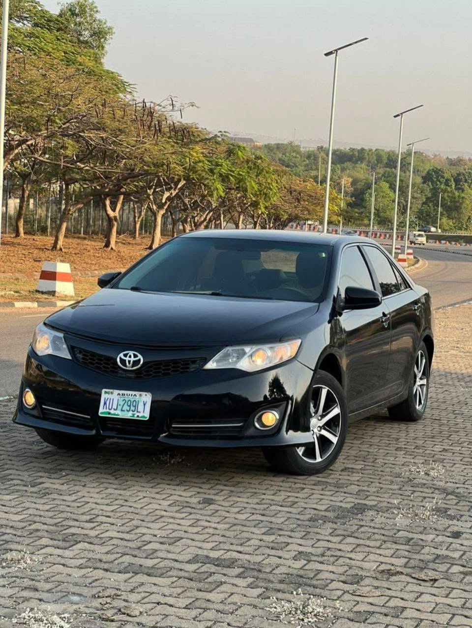 A picture of 2012 TOYOTA CAMRY Toks Standard