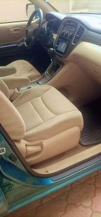 A picture of Toyota Highlander 2004