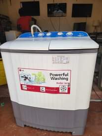 A picture of LG twin tab washing machine 8kgs working perfectly for sell