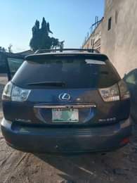 A picture of Neatly used Lexus Rx330 for sale engine and gear is