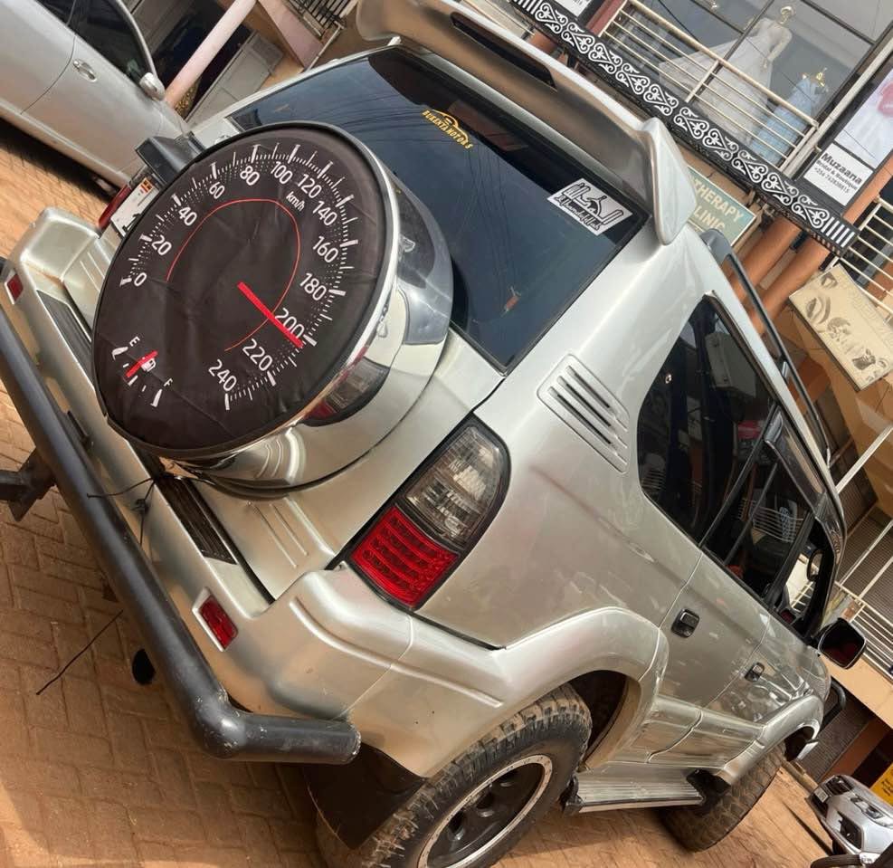 A picture of TOYOTA LANDCRUISER VX