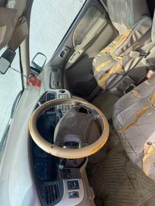 A picture of Toyota sienna 03