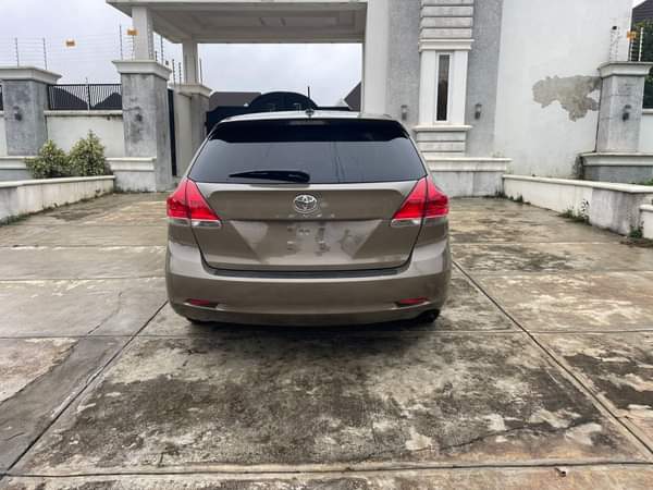 A picture of USED 2010 TOYOTA VENZA V4 KEYLESS WITH PANORAMIC ROOF FULL
