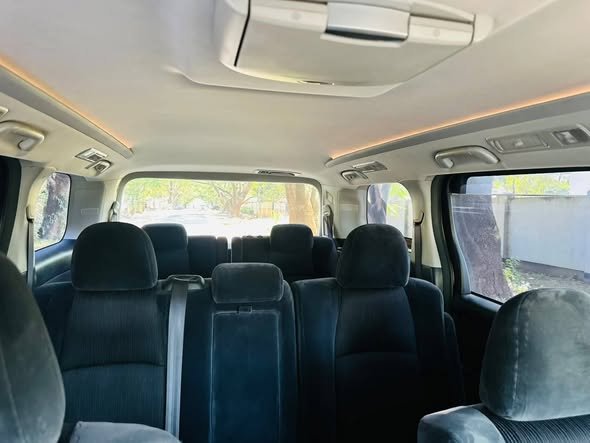 A picture of TOYOTA VELFIRE
