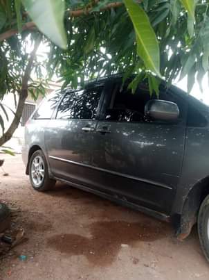 A picture of Toyota sienna