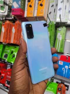 A picture of Samsung Galaxy S20 5G..128GB..12GB..650k..0758206953..clear camera fastest internet connection..