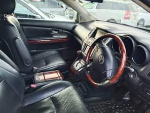 A picture of Toyota Harrier 2005 At 30m 0706044260 0774245262