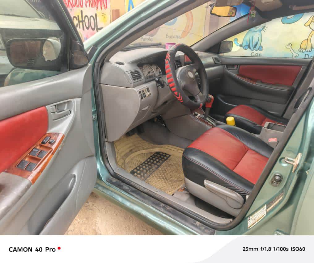 A picture of Awoof 2005 Toyota Corolla