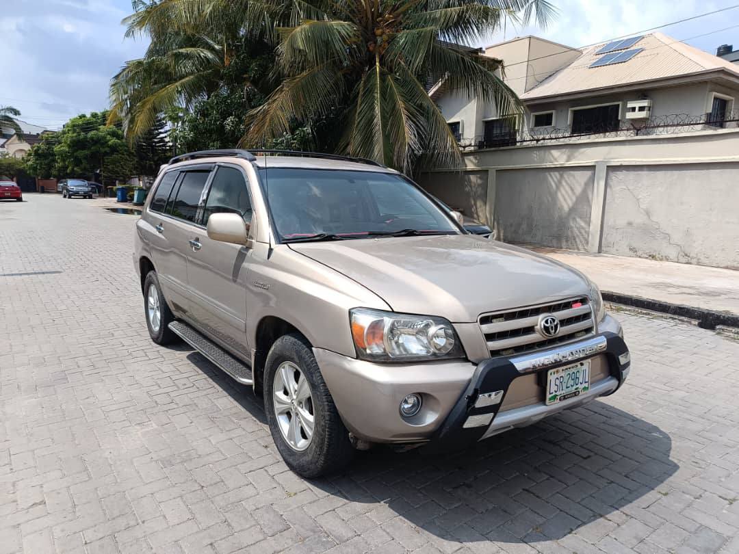 A picture of 06 Highlander