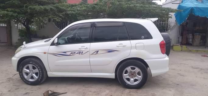 A picture of RAV4 KILL TIME BEI MILION 21 GARI BADO MPYA