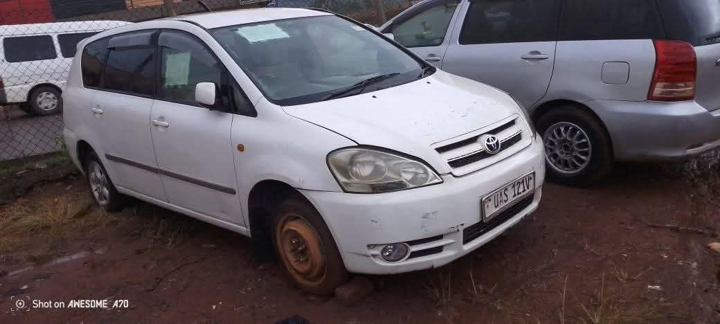 A picture of 2001 Toyota ipsum picnic 2001