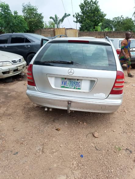 A picture of Mercedes Benz c200 Wagon first body Automatic transmission Engine and