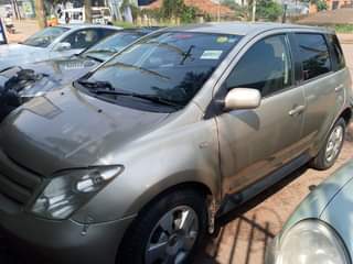 A picture of TOYOTA IST