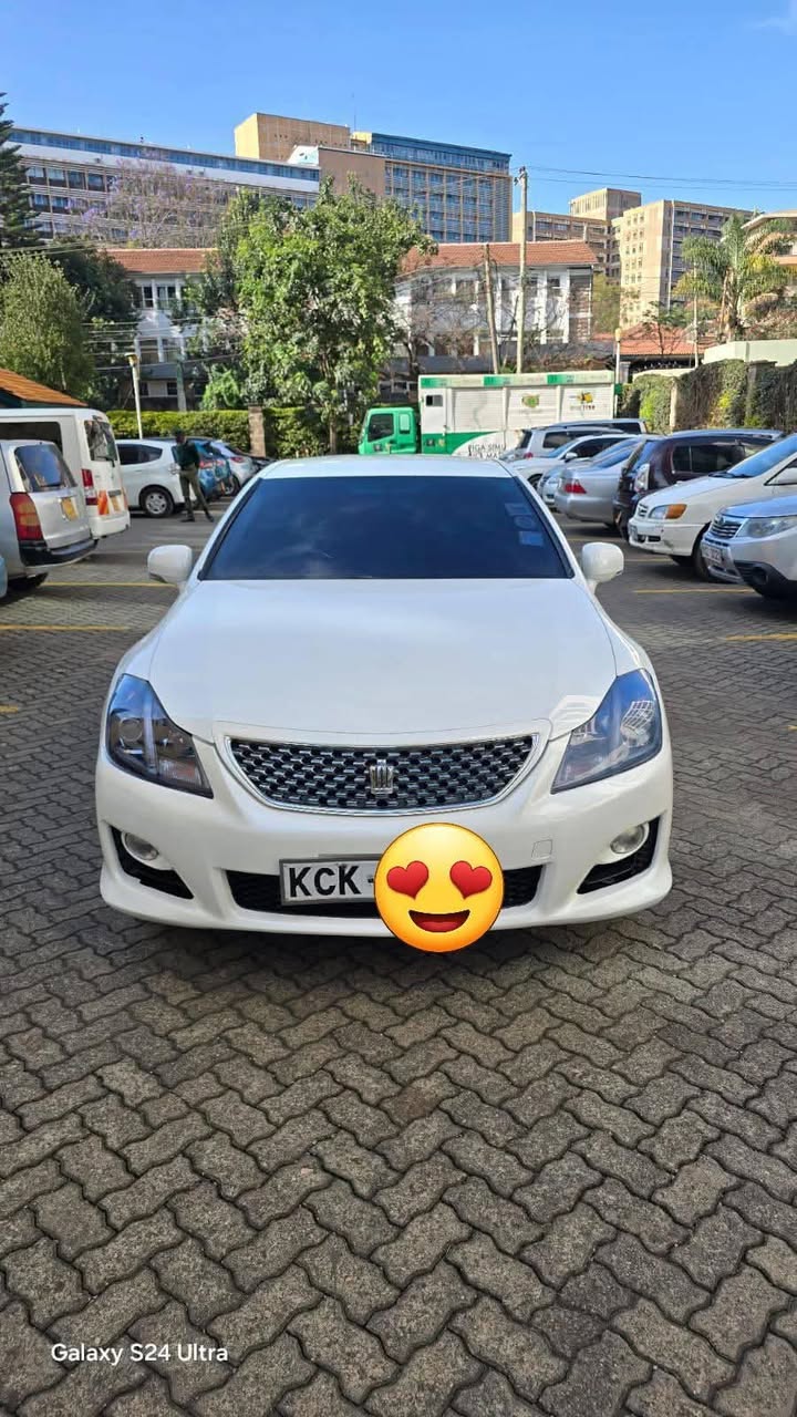 A picture of 2009 Toyota crown